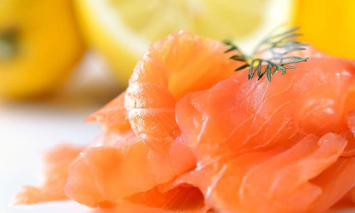 salmon-ahumado-dreamstime-Kabvisio.jpg