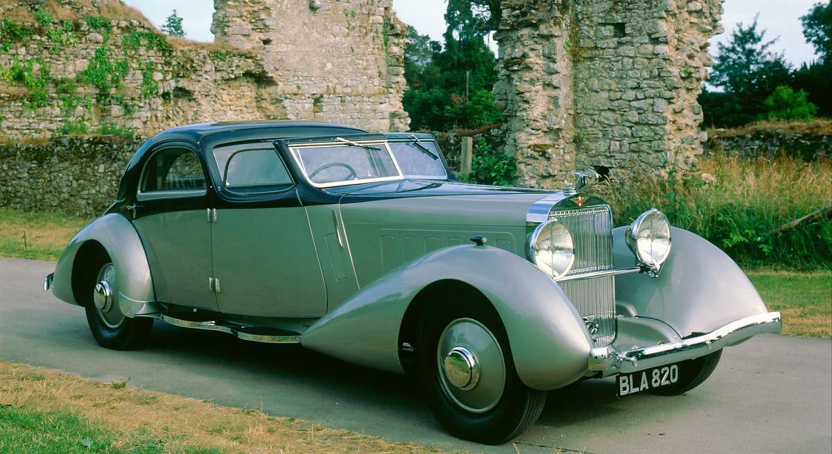 El desconocido fabricante español de coches de lujo que plantó cara a Rolls Royce y ahora fabrica superdeportivos eléctricos