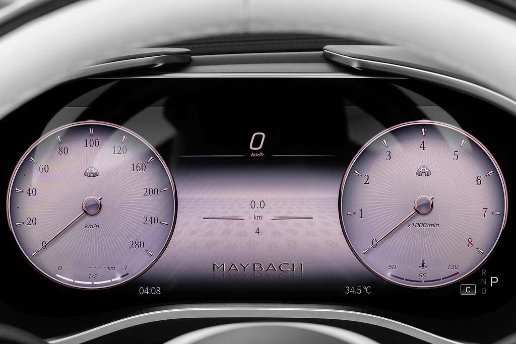 Mercedes Maybach SL 680 Monogram Series. Elegantes relojes analógicos dan prestancia a su cuadro de instrumentos.