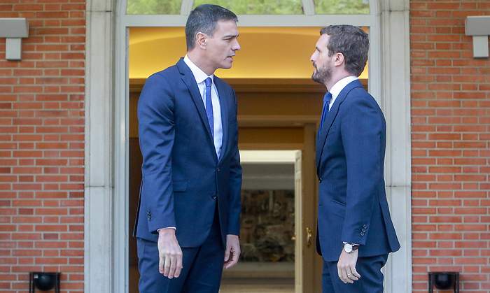EuropaPress_2428654_i-d_presidente_gobierno_funciones_pedro_sanchez_presidente_pp_pablo_casado.jpg
