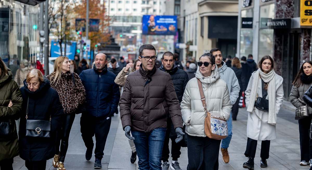La mayoría de los españoles piensa que los políticos están cada vez más alejados de sus intereses: "Los partidos no se preocupan por gente como yo"