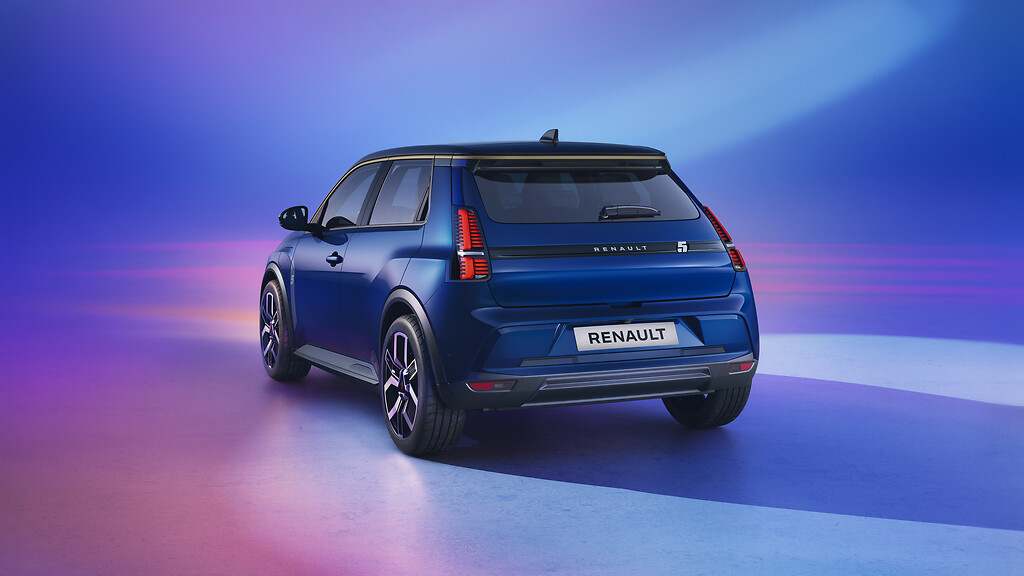 Nuevo Renault 5. Elegante color azul.