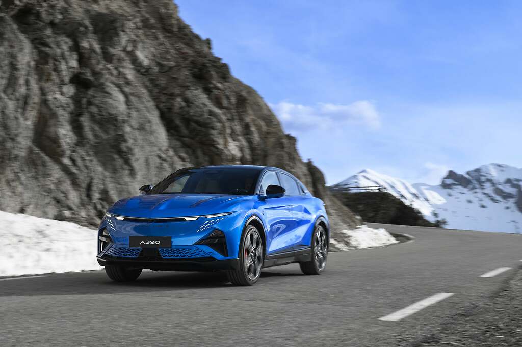 Alpine A390