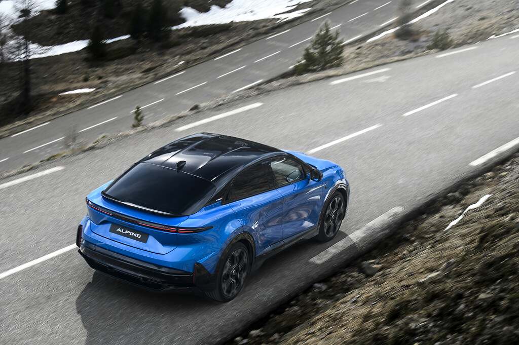 Alpine A390