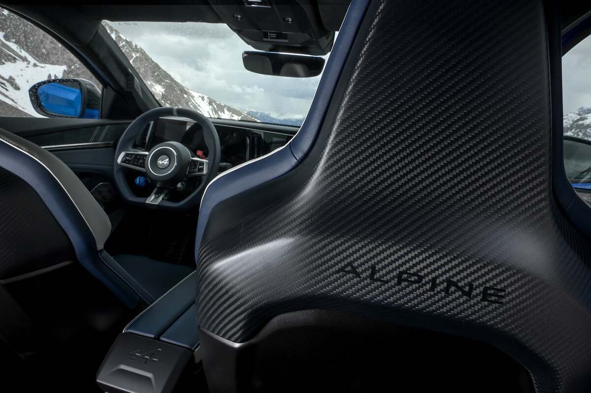 Alpine A390
