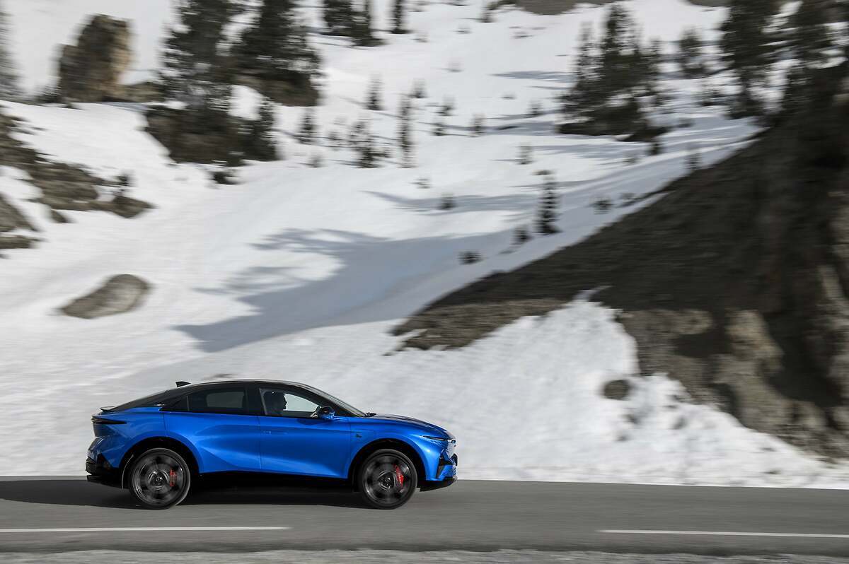 Alpine A390