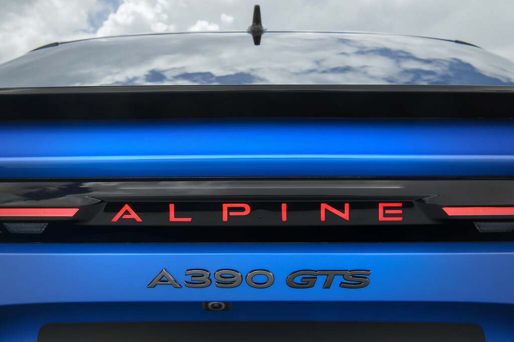 Alpine A390
