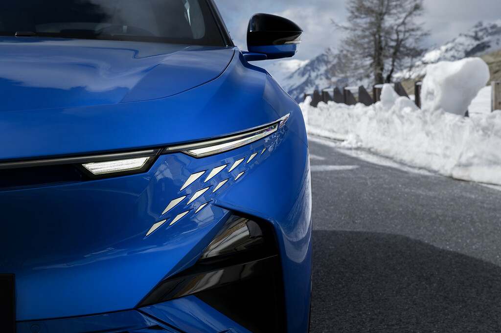 Alpine A390