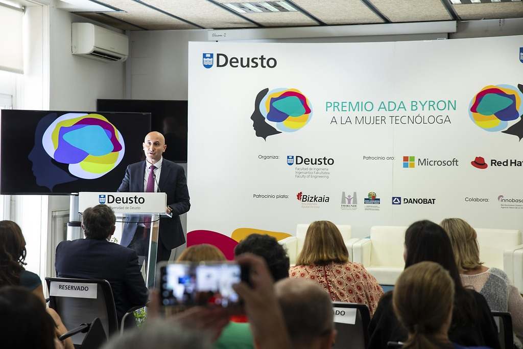 Deusto entrega el Premio Ada Byron