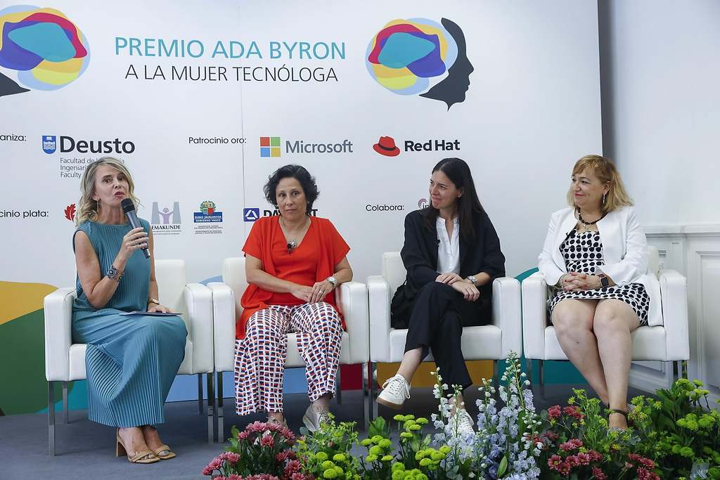 Deusto entrega el Premio Ada Byron