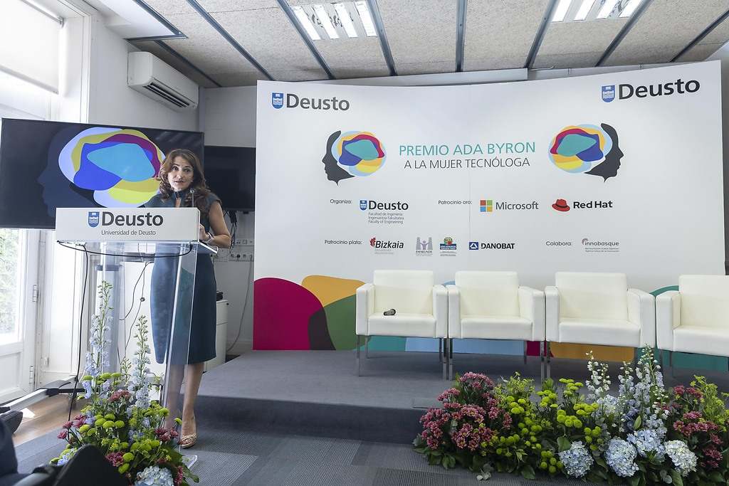 Deusto entrega el Premio Ada Byron