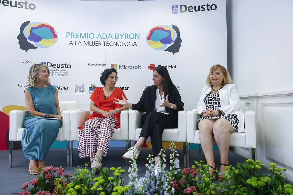 Deusto entrega el Premio Ada Byron