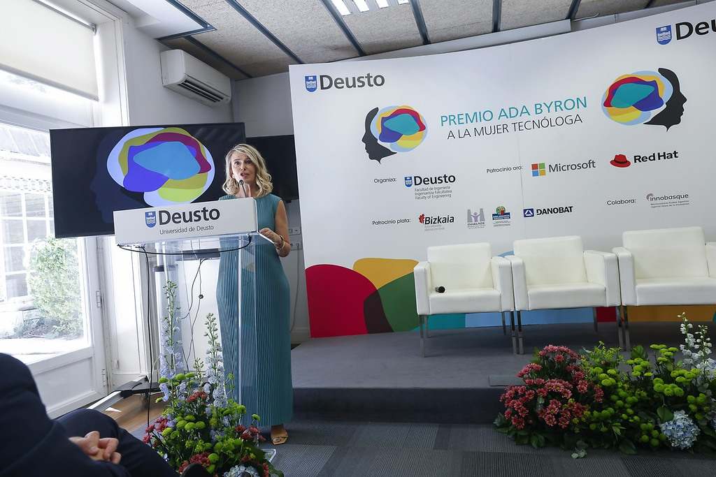 Deusto entrega el Premio Ada Byron