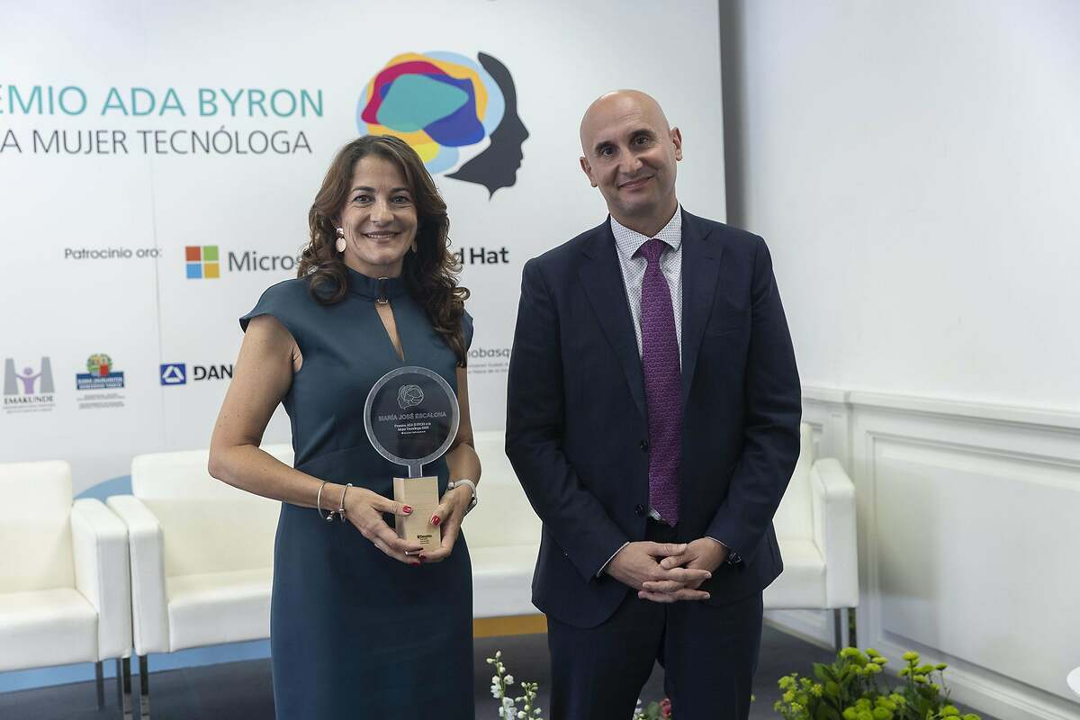 Deusto entrega el Premio Ada Byron