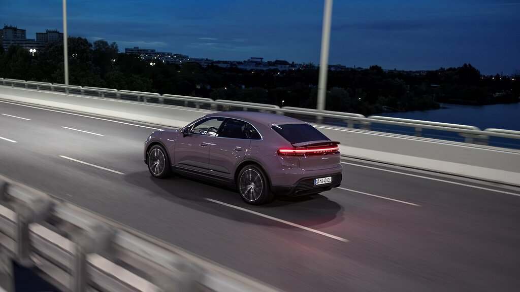 Porche Macan. Eléctrico, etiqueta CERO