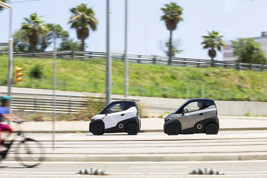 Desde 9.870 euros en modalidad de suscripción, Acciona lanza al mercado este "nanocar" que revoluciona el proceso de carga de un coche eléctrico