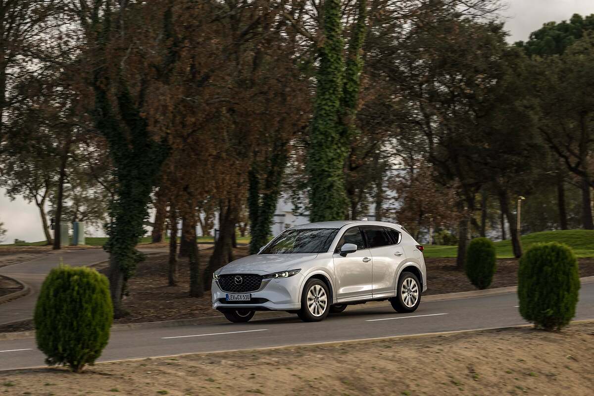Kia Sportage 1.6 T-GDI MHEV 150 CV y 1.6 CRDi MHEV. Desde 32.600 euros.