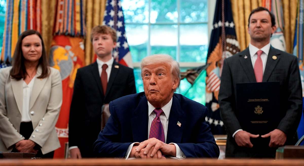 La "Gran, Bella Ley" de rebajas fiscales de Trump corre el riesgo de descarrilar a las primeras de cambio
