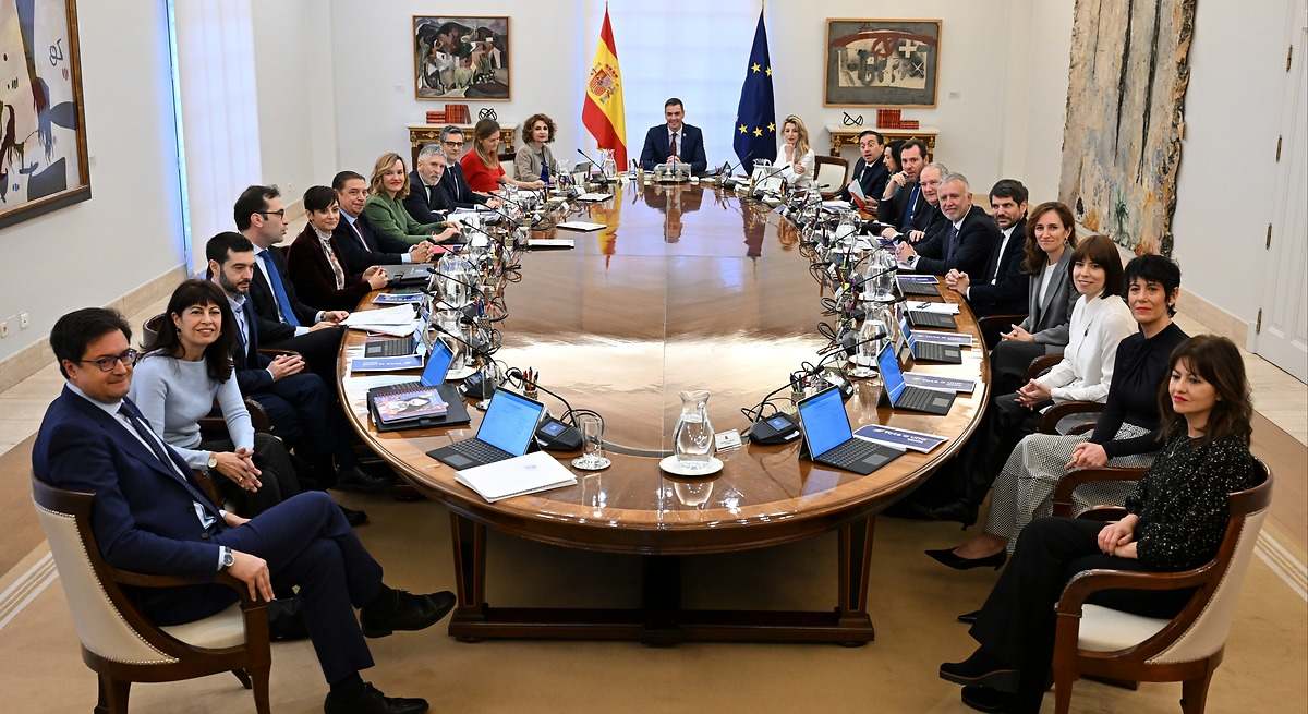 La ausencia de apoyos mantiene en punto muerto las reformas de hasta cinco ministerios