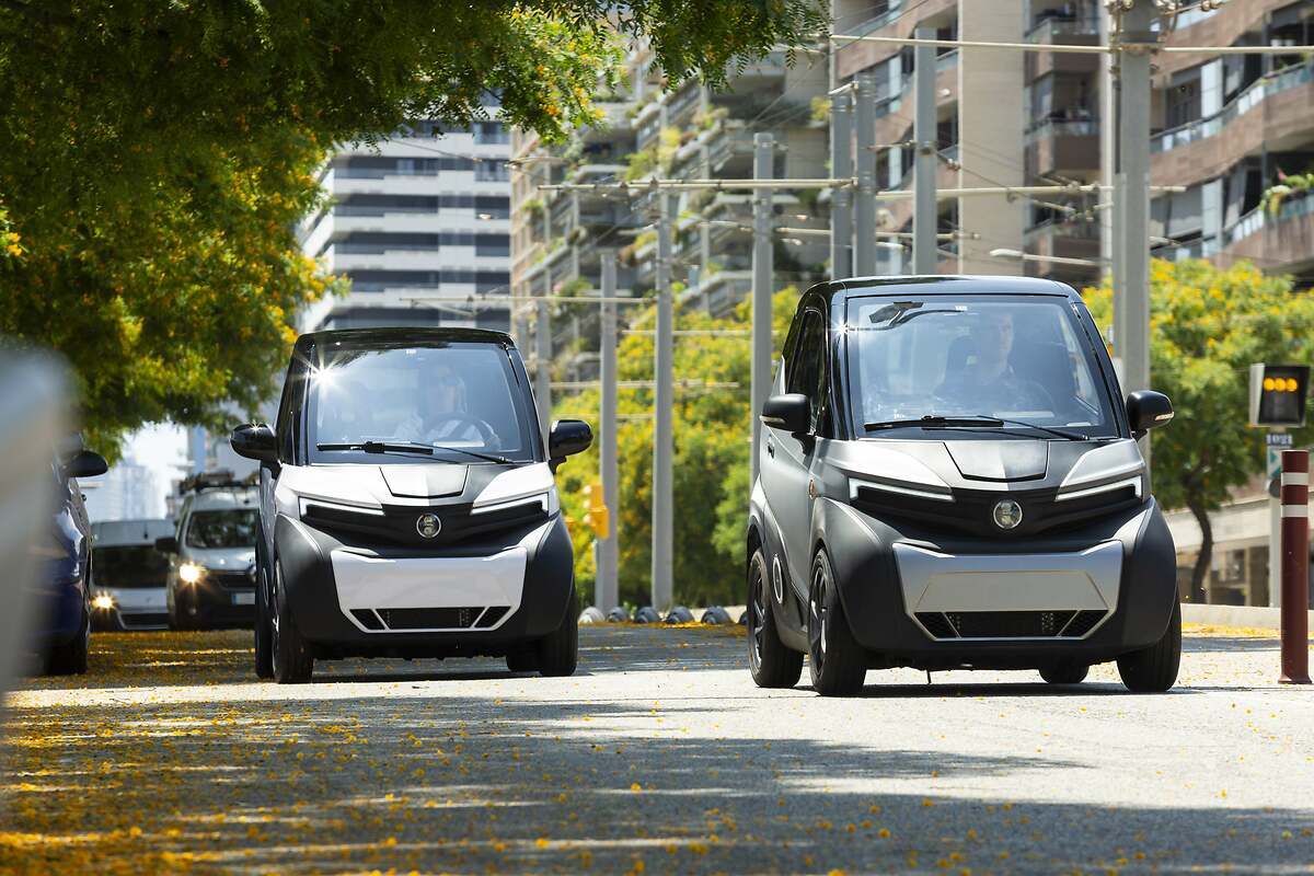 Silence 04. La empresa energética Acciona nos presenta su nuevo vehículo eléctrico Silence 04 ideado para revolucionar la movilidad urbana. Se ofrece con versión ligera L6e de hasta 45 km/h y pesada L7e, de hasta 85 km/h.