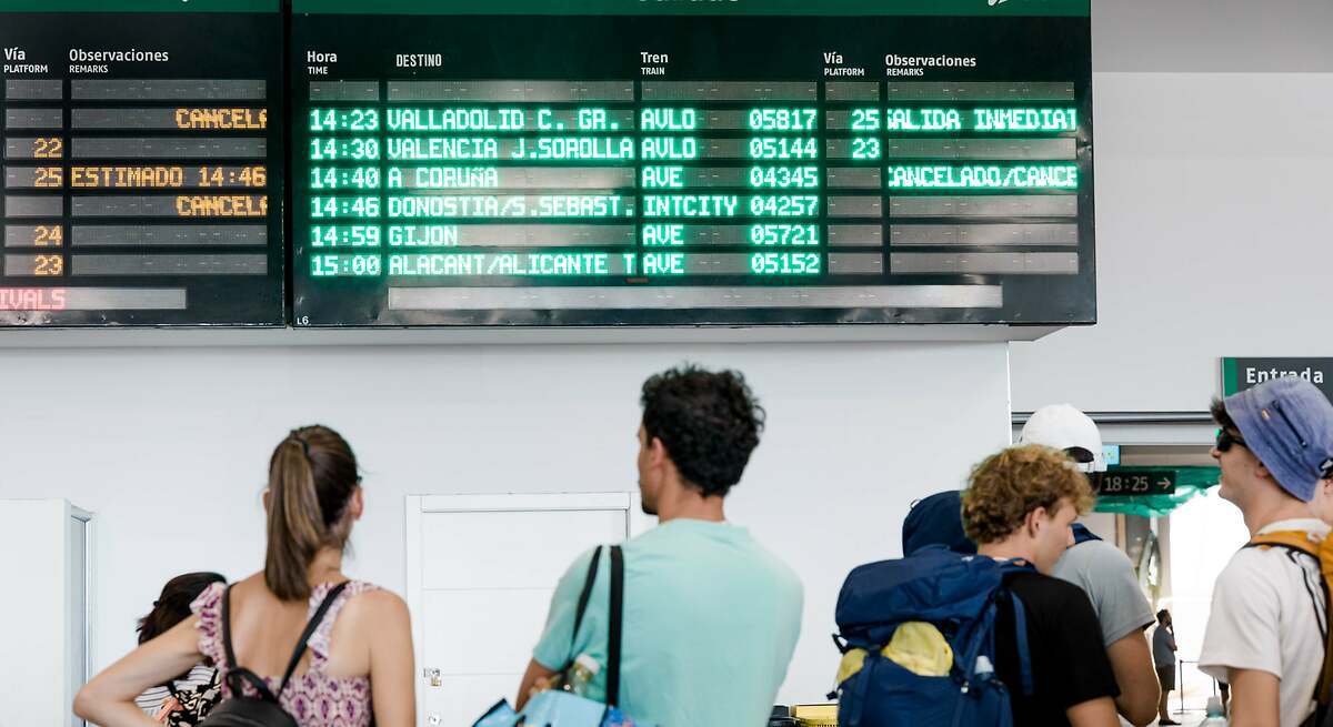 Restablecida la circulación de alta velocidad Madrid-Barcelona por un fuego en Guadalajara