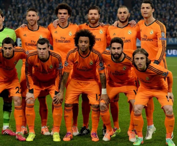 ¿Por qué posa CR7 de puntillas?