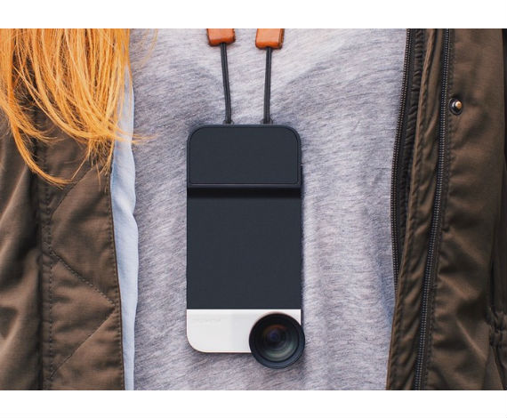 <B>Moment iPhone case</B>