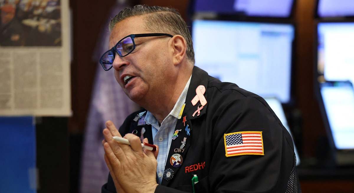 Wall Street cierra con fuertes caídas una jornada de volatilidad extrema a la espera de los aranceles de Trump