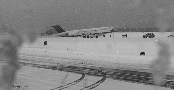 Avion-reuters-LaGuardia-580x300.jpg