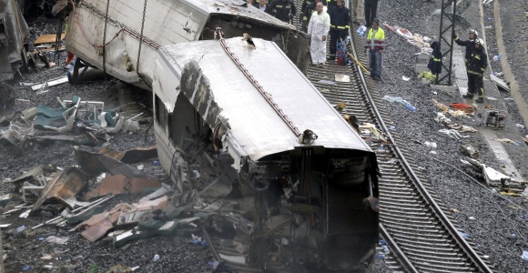 tren-santiago-descarrila-efe.jpg