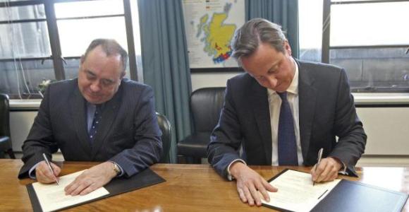 cameron-salomond-firma-referendum-efe.jpg