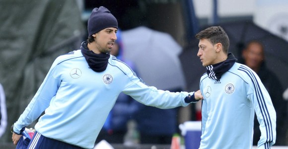 Khedira-Ozil-2013-entreno-alemania-efe.jpg