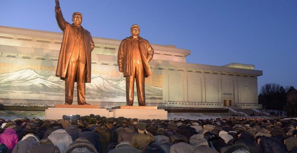 corea-norte-estatuas-kim-il-sung-kim-jong-il-reuters.jpg