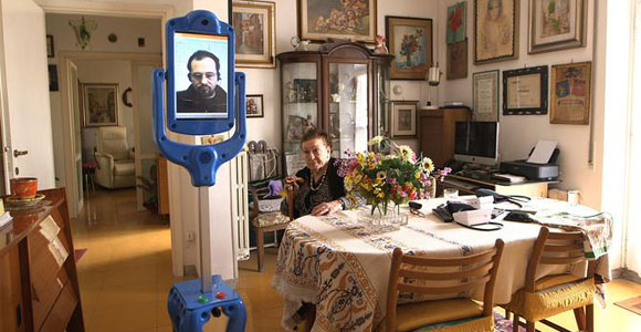 abuelas-asistencia-ComisionEuropea.jpg