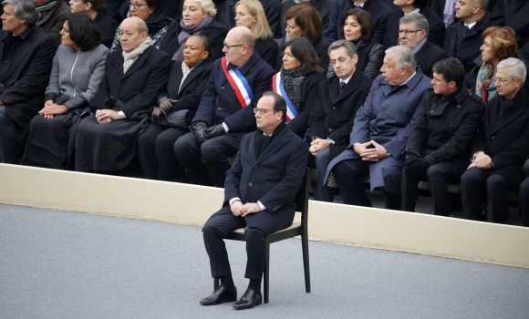 hollande-homenaje-victimas.jpg