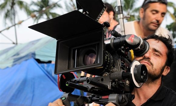 bayona-director-580x350.jpg