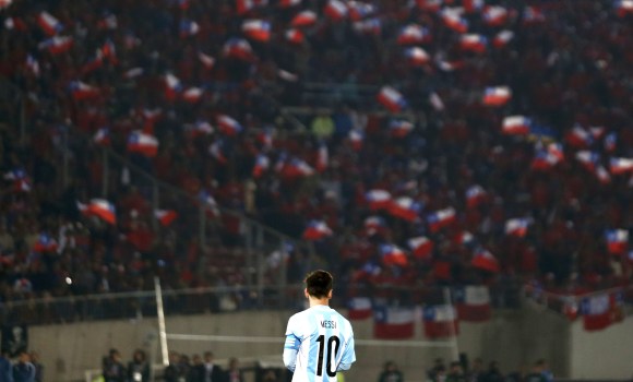 Messi-final-copa-america-2015-hundido-reuters.jpg