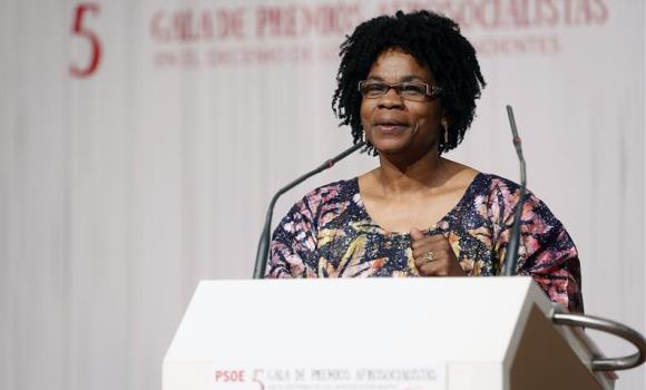 consuelo-cruz-negra-psoe.jpg