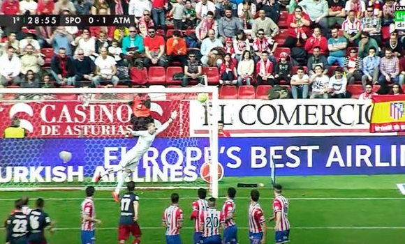 griezmann-sporting-falta.jpg