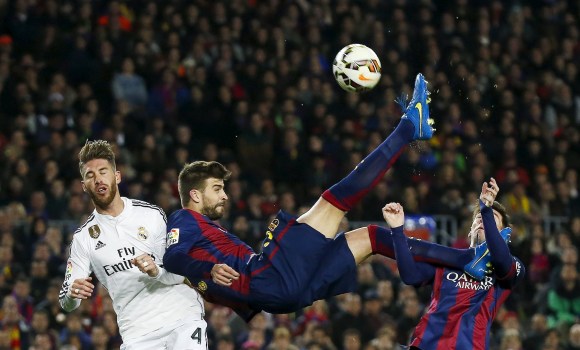 Pique-chilena-ramos-2015-reuters.jpg