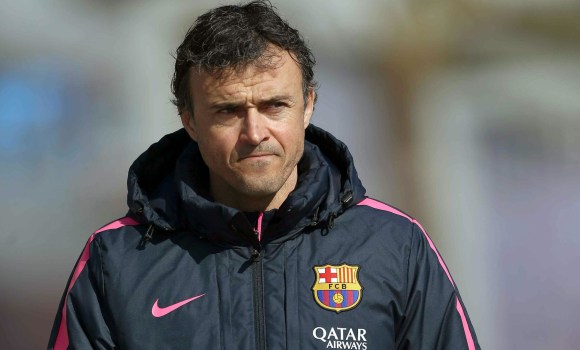 Luis-Enrique-plumas-entreno-2015-efe.jpg