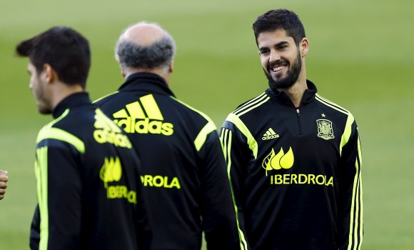 Isco-saluda-DelBosque-entreno-2015-reuters.jpg
