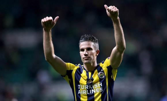 VanPersie-saluda-2015-reuters.jpg