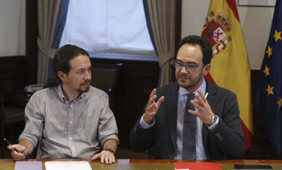 Pablo-Iglesias-Antonio-Hernando-2016-efe.jpg