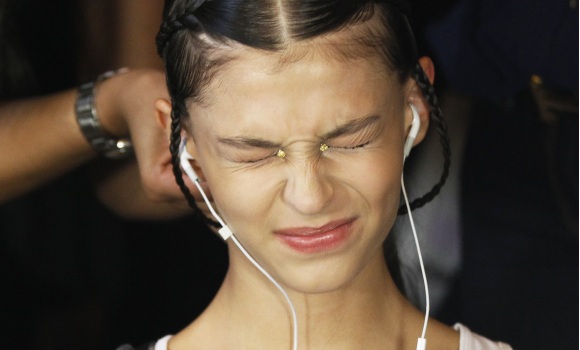cascos-modelo-reuters.jpg
