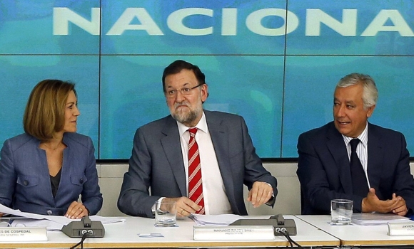 Rajoy-Cospedal-Arenas-25mayo2015-EFE.jpg