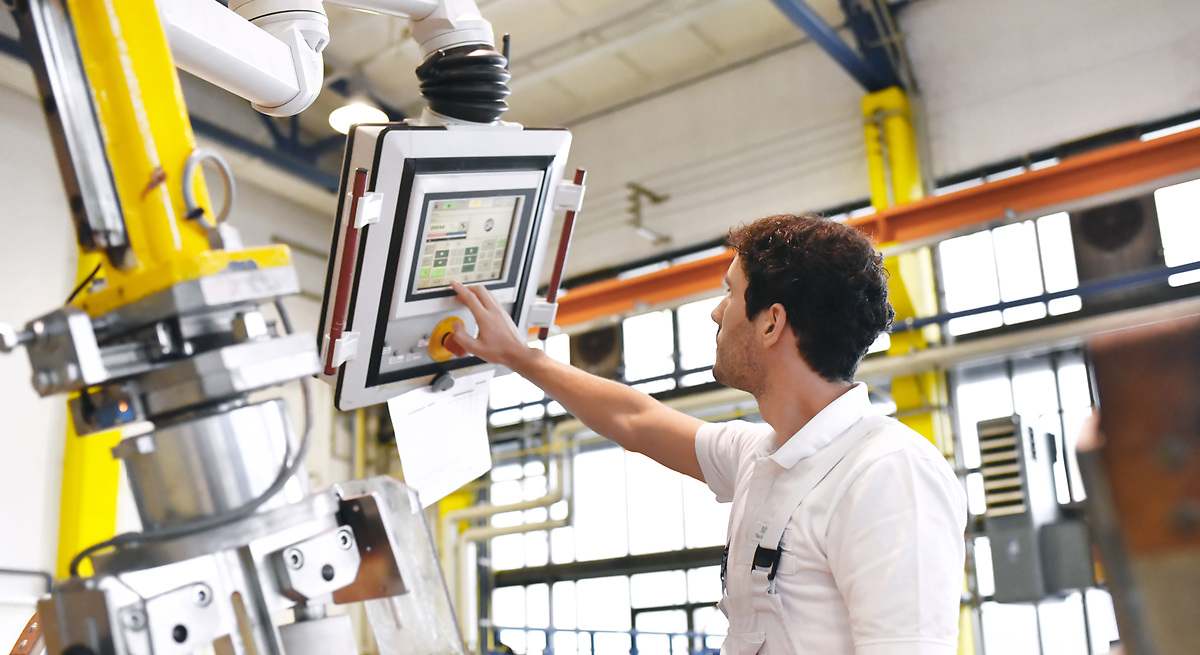 La producción industrial vuelve al negativo al caer un 5,7% en abril