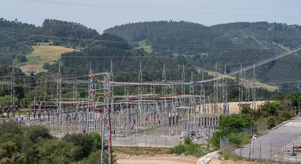 El Gobierno destinará 750 millones a redes para adaptarlas a las renovables y disminuir las restricciones técnicas