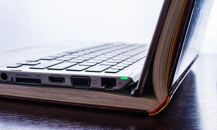 libro_electronico_biblioteca_dreamstime.jpg