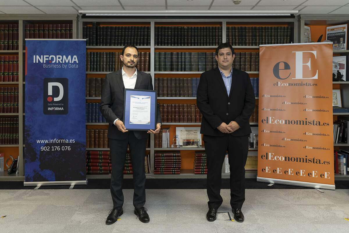 Fizuli Aliyev y Fernando Gómez Reinosa de Recambios Portátiles, S.L.